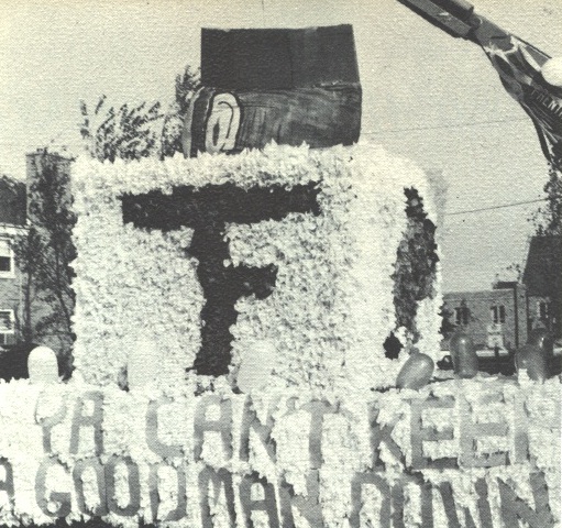 Juniors float